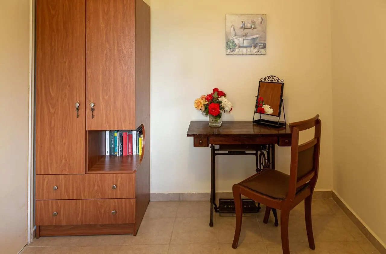 別荘 Adonino Residence-The House Of Pomegranates Lakíthra
